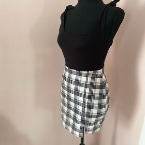 Plaid black and white skirt mini